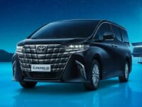 Toyota Alphard XE Hybrid: Rp 349 juta lebih murah dari varian atas, apa yang kamu korbankan?