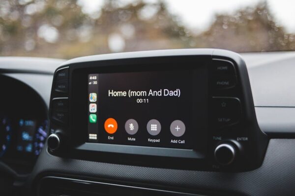 Panduan memilih head unit Android: merek, ukuran, dan fitur yang tidak worth it