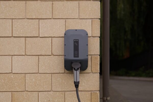 Home charging vs SPKLU: biaya sebenarnya dan panduan untuk pemilik EV baru Indonesia
