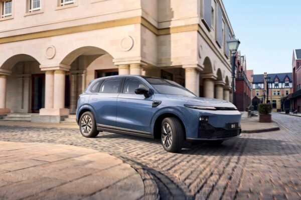 Leapmotor masuk Indonesia lewat Stellantis: saat brand China butuh “wali” dari Eropa