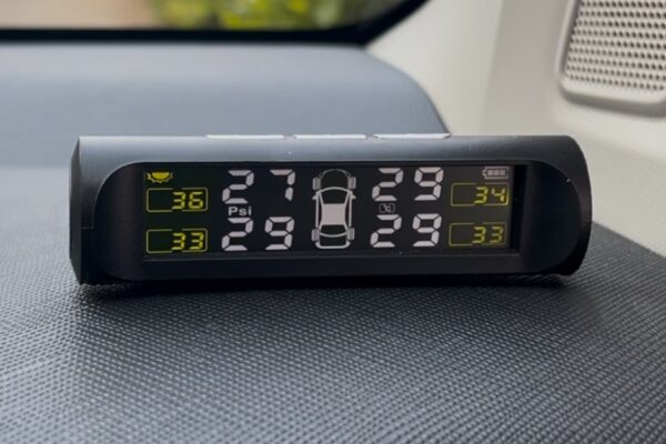 TPMS aftermarket: sensor tekanan ban yang wajib dipasang kalau mobilmu belum punya