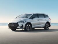 Peta lengkap mobil PHEV di Indonesia Juni 2026: dari BYD M6 DM Rp298 juta sampai BMW XM Rp7,9 miliar